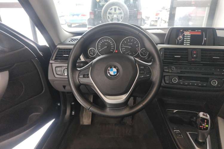 Used BMW 4 Series 2016 420i Fashion Model Steering Wheel