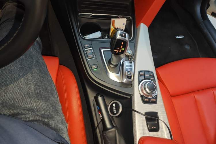 Used BMW 4 Series 2016 420i Convertible Design Package Edition Gear Lever