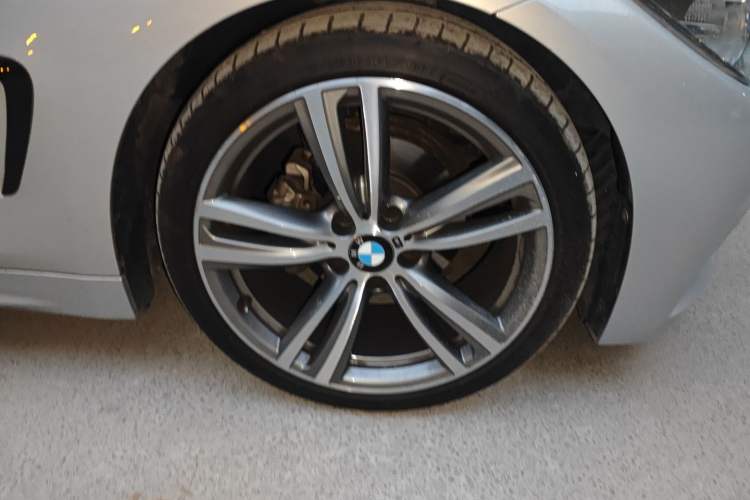 Used BMW 4 Series 2016 420i Convertible Design Package Edition Right Front Wheel Hub