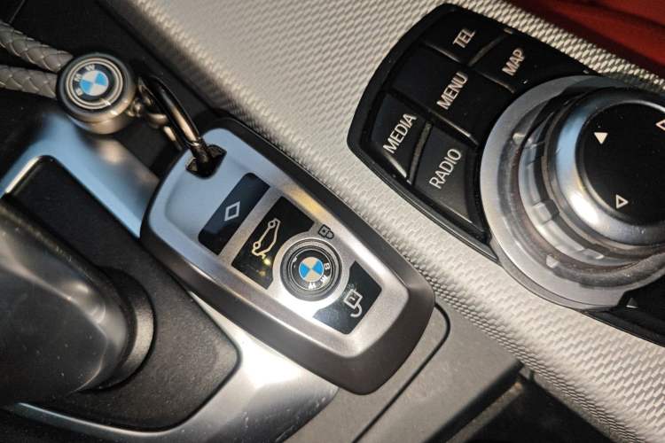Used BMW 4 Series 2016 420i Convertible Design Package Edition Vehicle Key