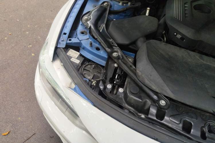 Used BMW 4 Series 2016 420i Convertible Design Package Edition Engine Bay Right