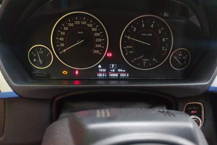 Used BMW 4 Series 2016 420i Convertible Design Package Edition Odometer Close Up
