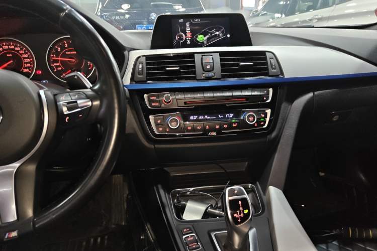 Used BMW 4 Series 2016 420i Gran Coupe M Sport Edition Audio And AC Panel