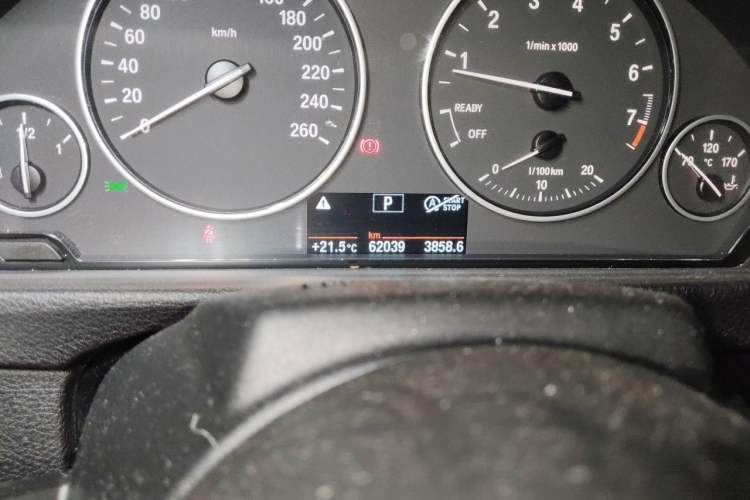 Used BMW 4 Series 2016 420i Convertible Design Package Edition Odometer Close Up