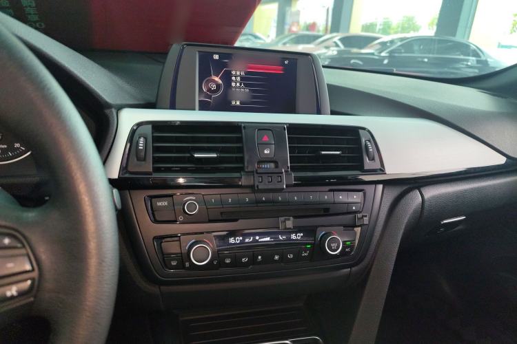 Used BMW 4 Series 2016 420i Convertible Fashion Model Audio And AC Panel