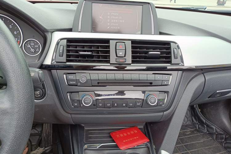 Used BMW 4 Series 2016 420i Convertible Fashion Model Audio And AC Panel