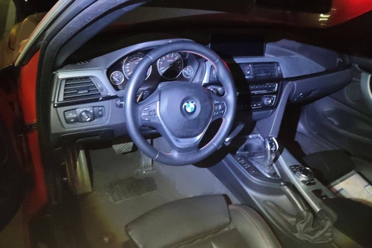 Used BMW 4 Series 2016 430i Convertible Design Package Center Console