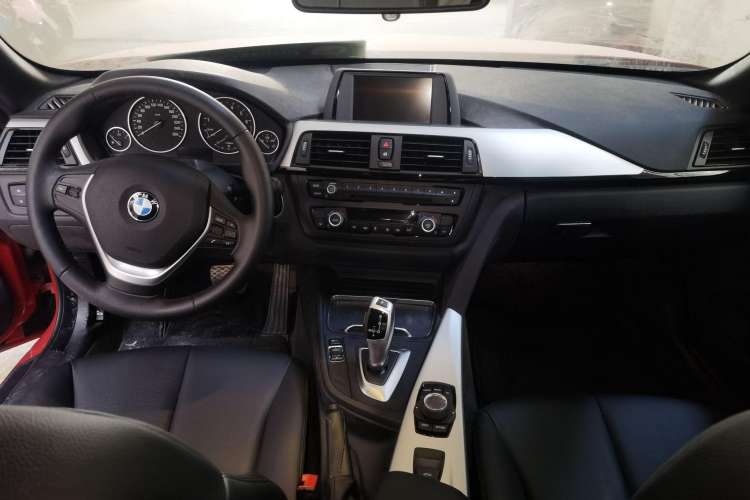 Used BMW 4 Series 2016 420i Convertible Fashion Model Center Console