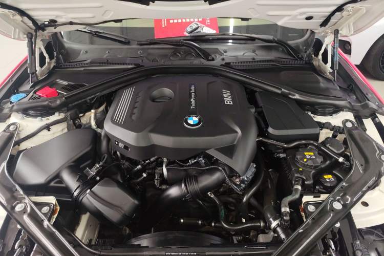 Used BMW 4 Series 2016 420i Convertible Fashion Model Engine Bay