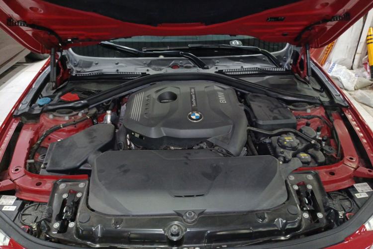 Used BMW 4 Series 2016 420i Fashion Model Engine Bay