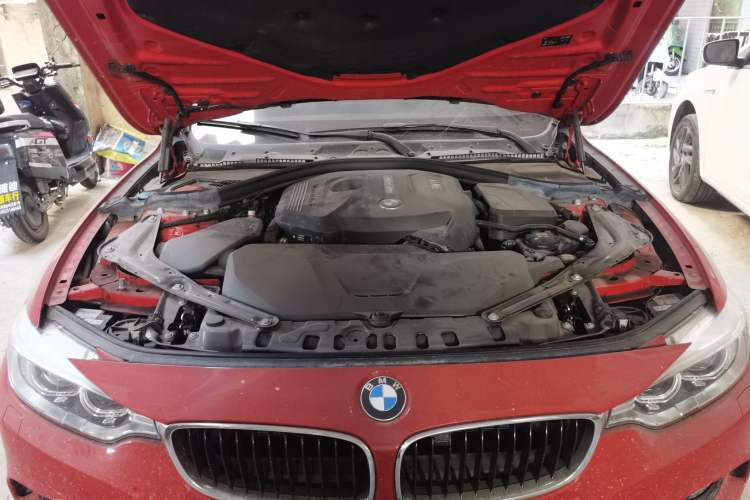 Used BMW 4 Series 2016 420i Convertible Fashion Model Engine Bay