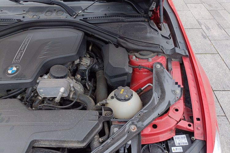 Used BMW 4 Series 2016 420i Convertible Fashion Model Engine Bay Left