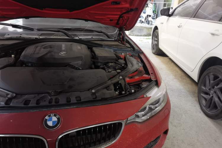 Used BMW 4 Series 2016 420i Convertible Fashion Model Engine Bay Left