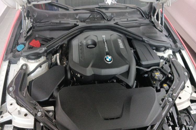 Used BMW 4 Series 2016 420i Convertible Fashion Model Engine Bay