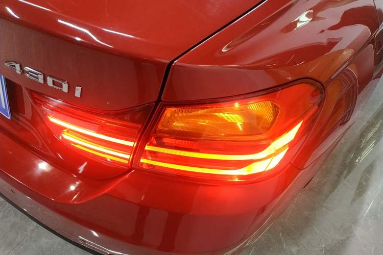 Used BMW 4 Series 2016 420i Fashion Model Exterior 3