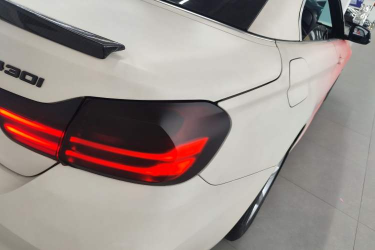 Used BMW 4 Series 2016 420i Convertible Fashion Model Exterior 6