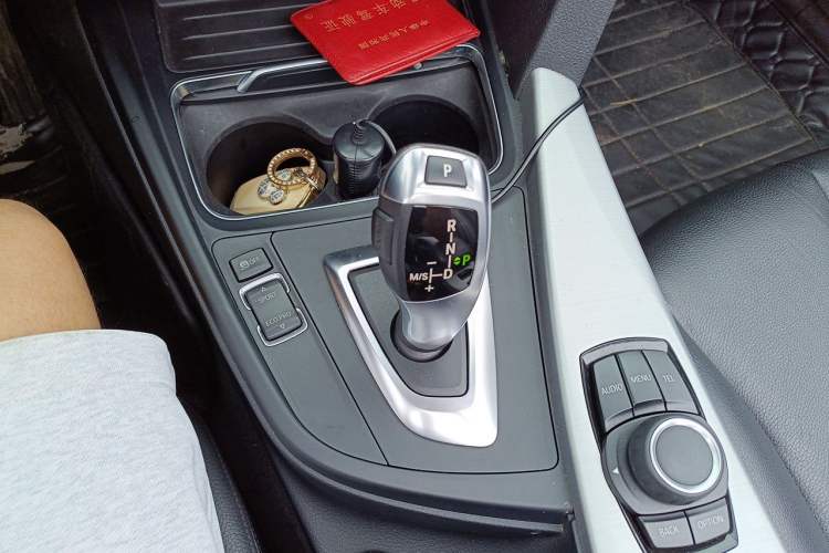 Used BMW 4 Series 2016 420i Convertible Fashion Model Gear Lever