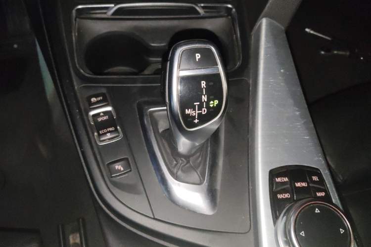 Used BMW 4 Series 2016 430i Convertible Design Package Gear Lever
