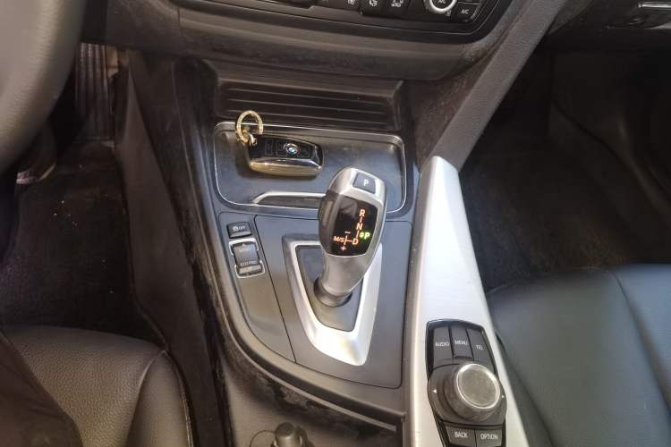 Used BMW 4 Series 2016 420i Convertible Fashion Model Gear Lever