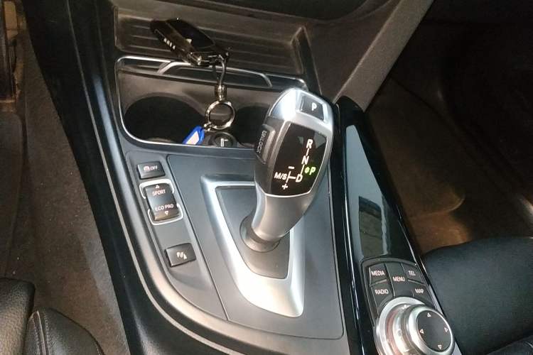 Used BMW 4 Series 2016 420i Fashion Model Gear Lever