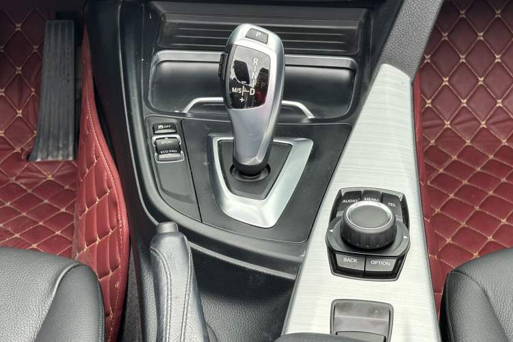 Used BMW 4 Series 2016 420i Convertible Fashion Model Gear Lever