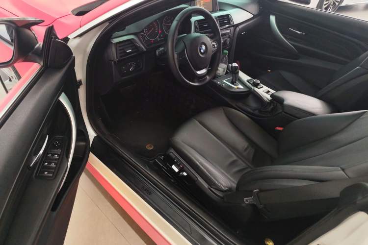 Used BMW 4 Series 2016 420i Convertible Fashion Model Interior 3
