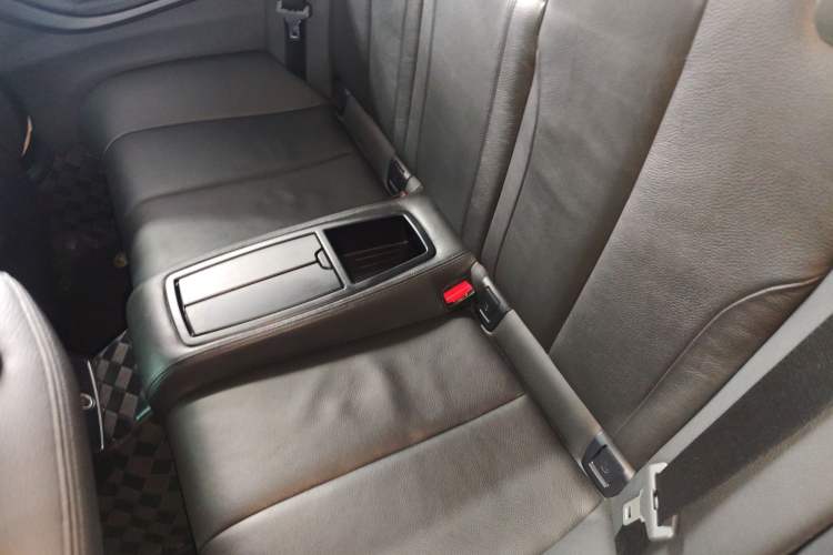 Used BMW 4 Series 2016 420i Convertible Fashion Model Interior 4