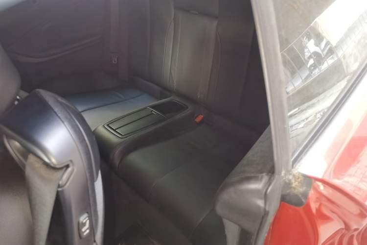 Used BMW 4 Series 2016 420i Convertible Fashion Model Left Rear Seat