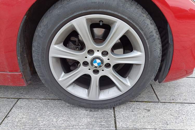 Used BMW 4 Series 2016 420i Convertible Fashion Model Right Front Wheel Hub