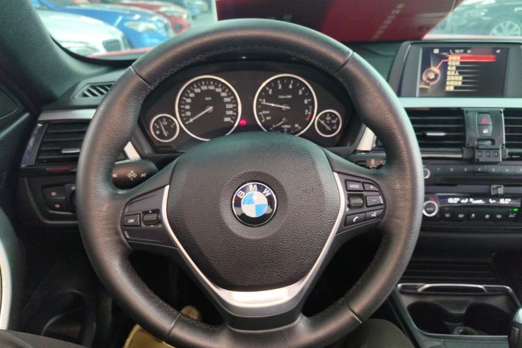 Used BMW 4 Series 2016 420i Convertible Fashion Model Steering Wheel