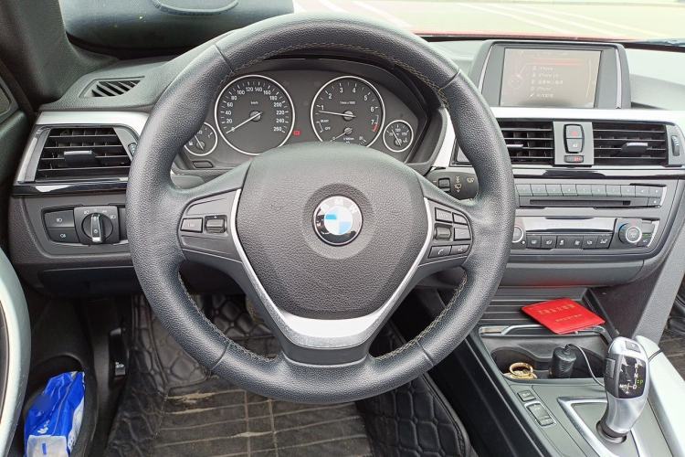 Used BMW 4 Series 2016 420i Convertible Fashion Model Steering Wheel