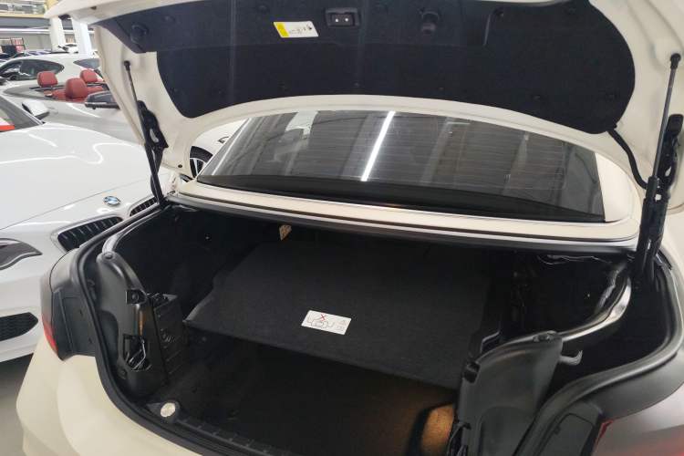 Used BMW 4 Series 2016 420i Convertible Fashion Model Trunk
