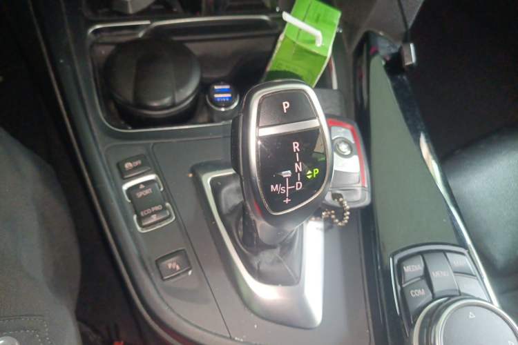 Used BMW 4 Series 2016 430i Convertible Design Package Gear Lever