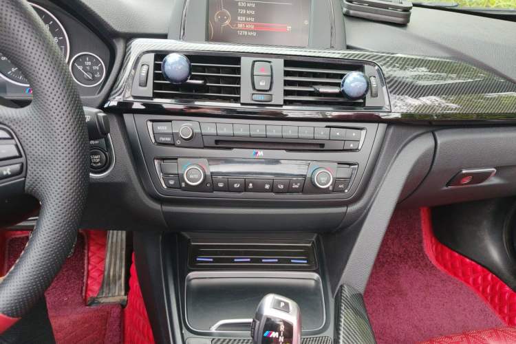 Used BMW 4 Series 2016 420i Convertible Fashion Model Audio And AC Panel