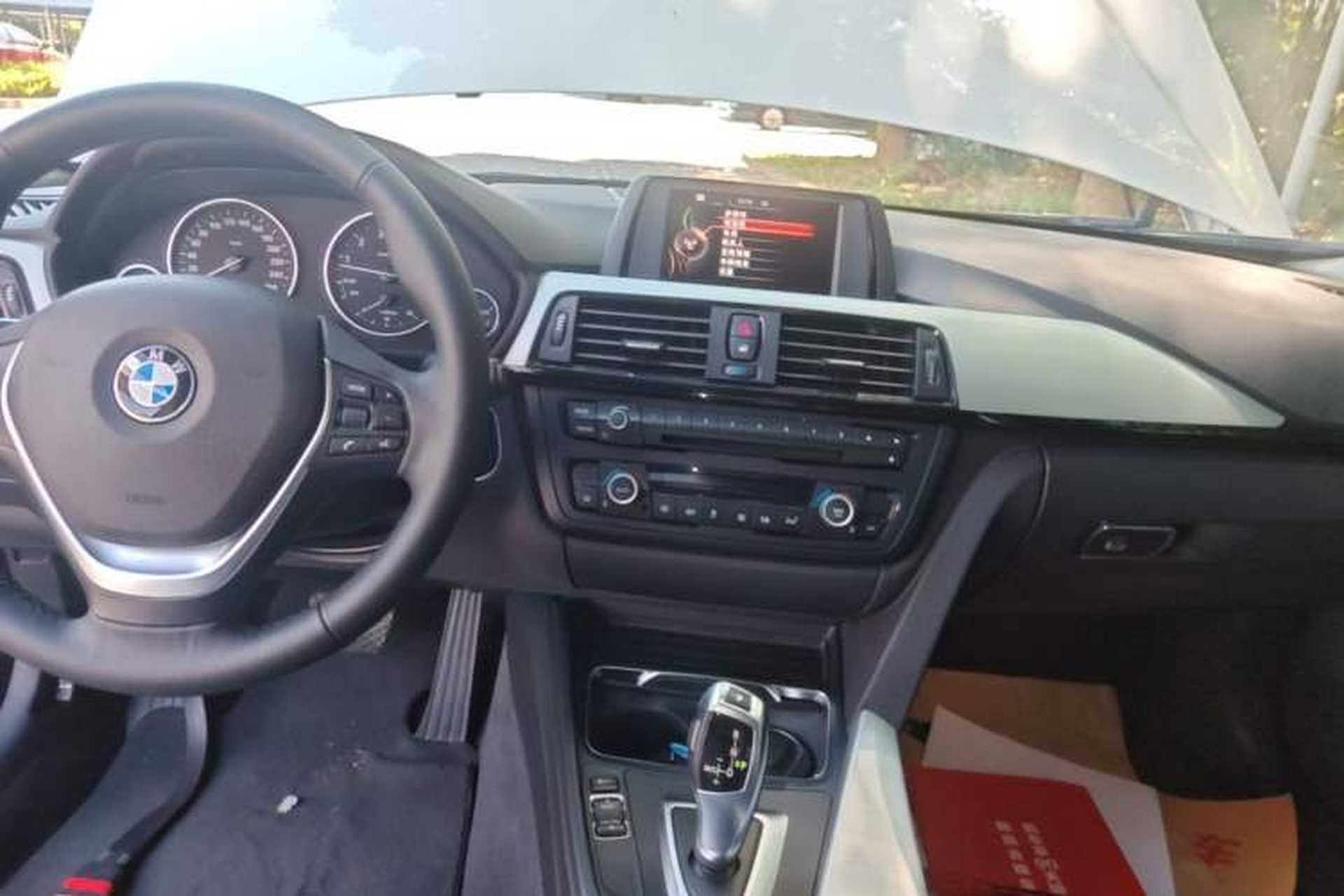 Used BMW 4 Series 2016 420i Fashion Model Audio And AC Panel