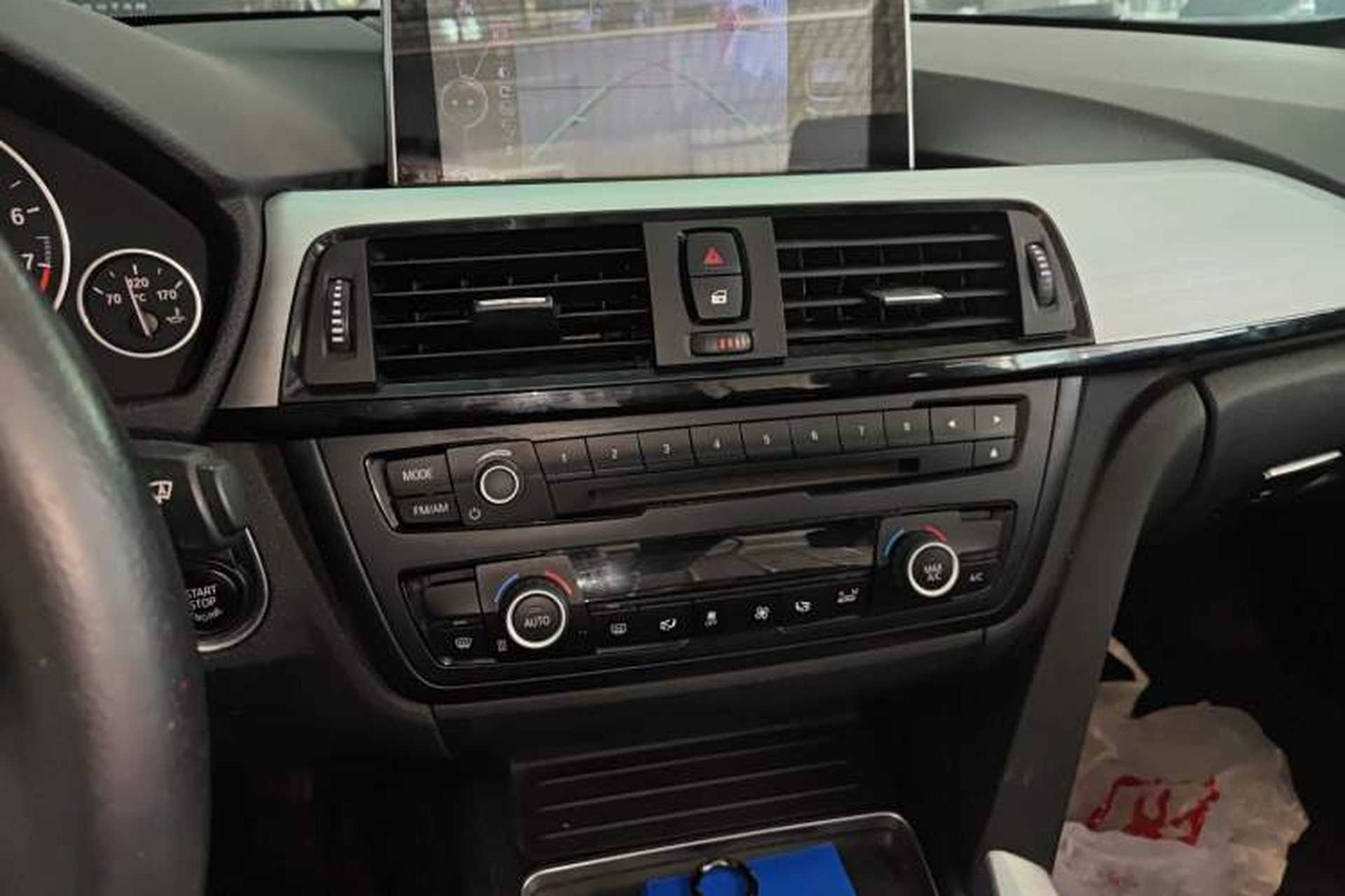 Used BMW 4 Series 2016 420i Convertible Fashion Model Audio And AC Panel