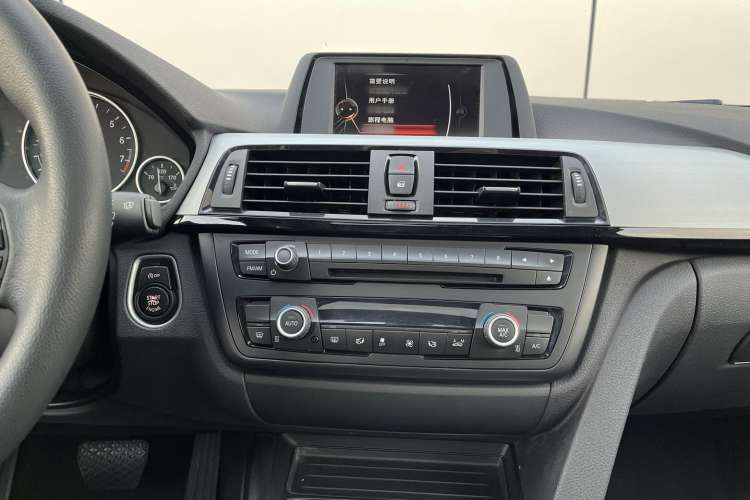 Used BMW 4 Series 2016 420i Fashion Model Audio And AC Panel