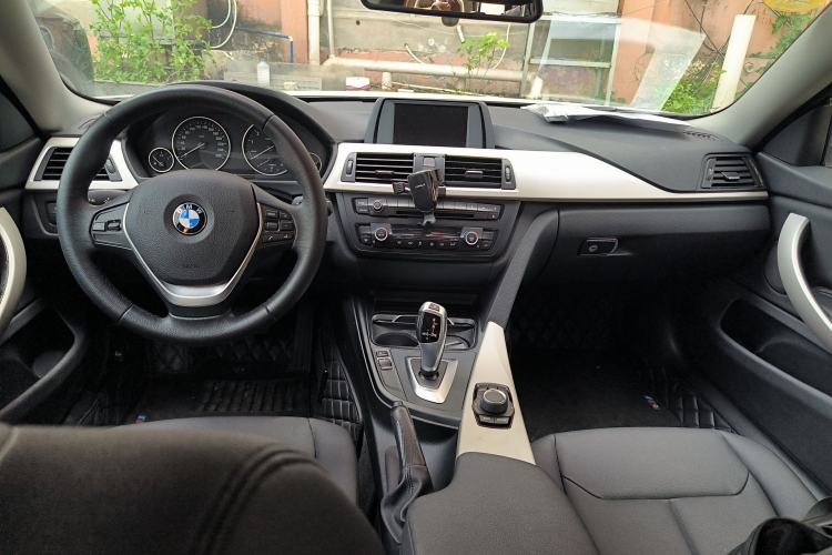Used BMW 4 Series 2016 420i Gran Coupe Active Edition Center Console