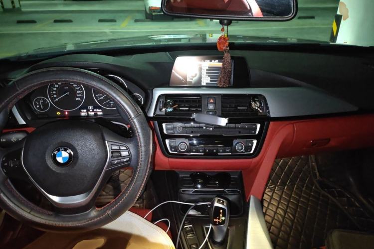 Used BMW 4 Series 2016 420i Convertible Design Package Edition Center Console