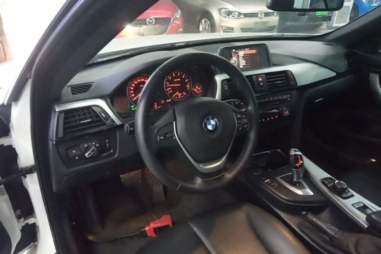 Used BMW 4 Series 2016 420i Convertible Fashion Model Center Console