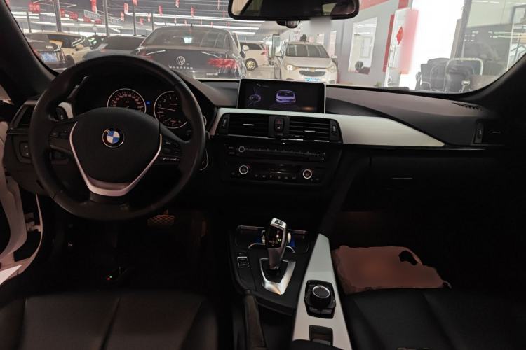 Used BMW 4 Series 2016 420i Convertible Fashion Model Center Console