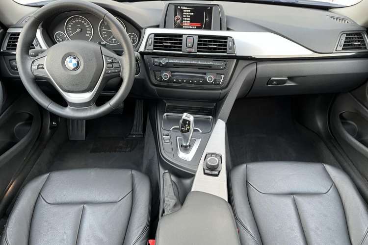 Used BMW 4 Series 2016 420i Fashion Model Center Console