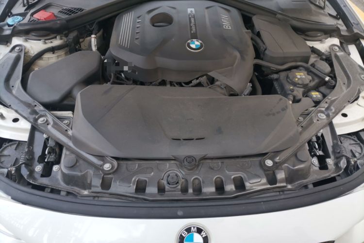 Used BMW 4 Series 2016 420i Convertible Fashion Model Engine Bay