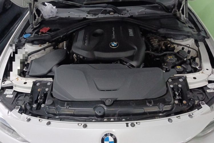 Used BMW 4 Series 2016 420i Fashion Model Engine Bay