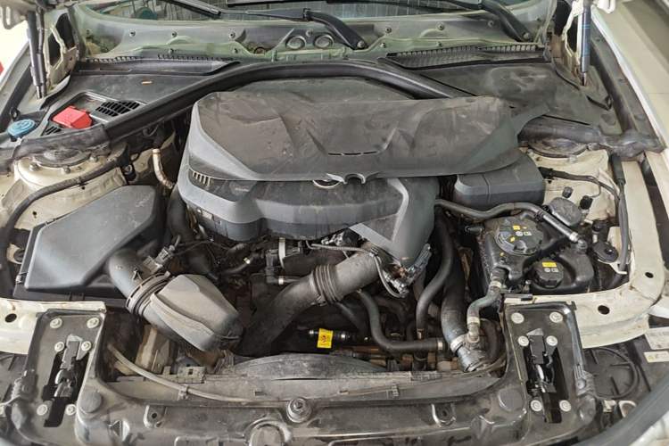 Used BMW 4 Series 2016 420i Design Package Model Engine Bay