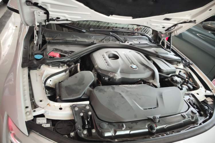 Used BMW 4 Series 2016 420i Fashion Model Engine Bay