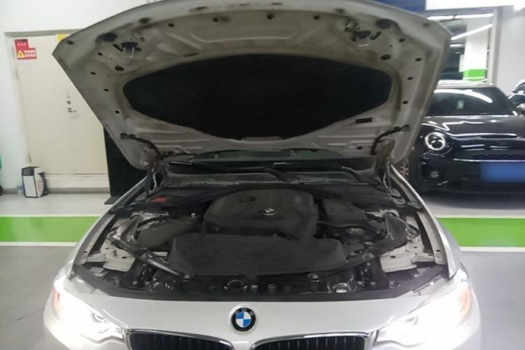 Used BMW 4 Series 2016 420i Convertible Fashion Model Engine Bay