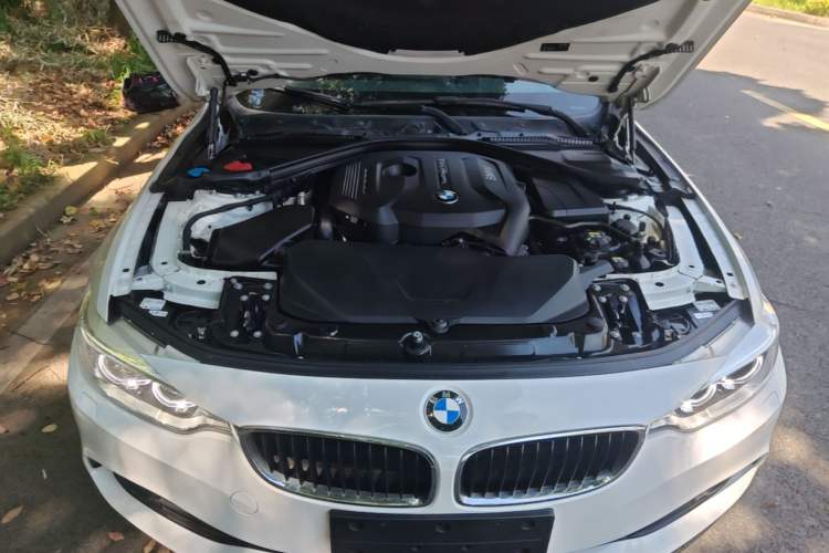 Used BMW 4 Series 2016 420i Fashion Model Engine Bay