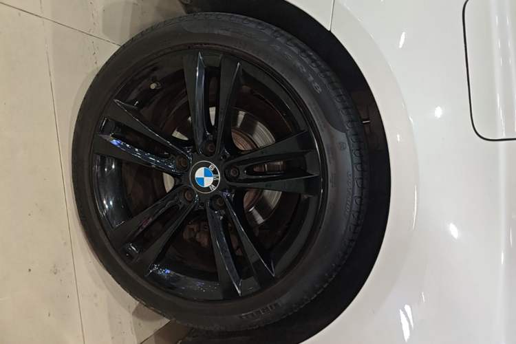 Used BMW 4 Series 2016 420i Design Package Model Exterior 5