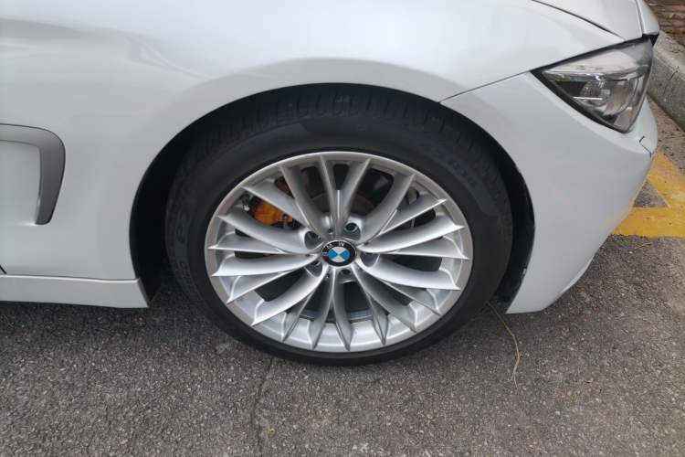 Used BMW 4 Series 2016 420i Convertible Fashion Model Exterior 7